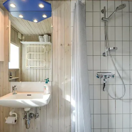 Gorgeous In Romo With Kitchen Bolilmark